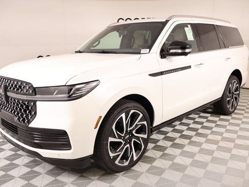 New 2026 Lincoln Navigator Black Label AWD/4WD image 11