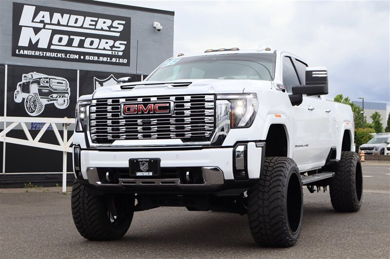 Used 2025 GMC Sierra 3500 Denali w/ Denali Reserve Package AWD/4WD image 1