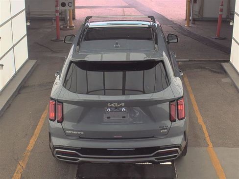 Used 2023 Kia Sorento SX AWD/4WD image 5