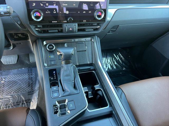 Certified 2026 Lexus GX 550 w/ Cold Area Package AWD/4WD image 31
