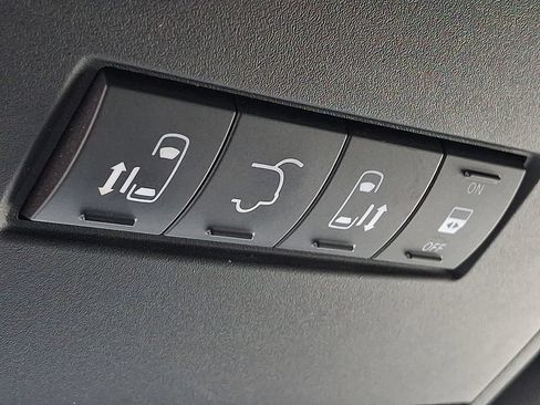 Used 2018 Dodge Grand Caravan GT FWD image 26