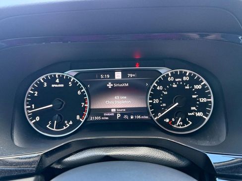 Used 2025 Nissan Pathfinder SL FWD image 33