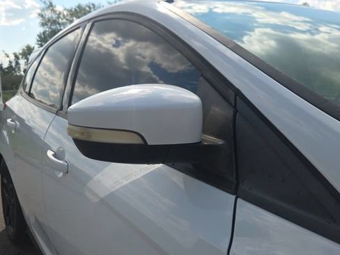 Used 2017 Ford Focus SEL FWD image 5