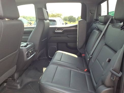 Used 2022 Chevrolet Silverado 1500 LTZ w/ LTZ Premium Package AWD/4WD image 25
