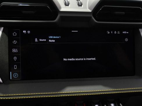 Used 2025 Lamborghini Urus SE image 31