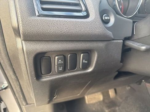 Used 2023 Mitsubishi Outlander Sport SE image 32