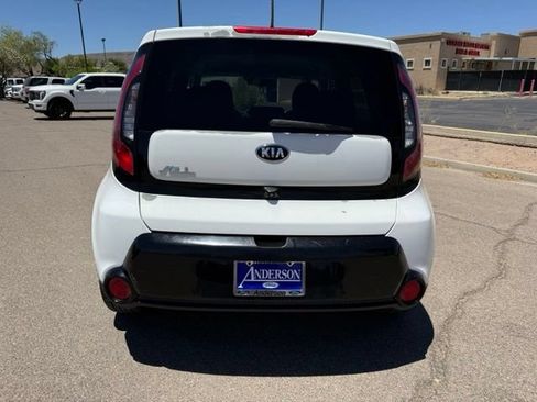 Used 2016 Kia Soul + FWD image 6