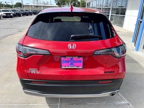 Used 2024 Honda HR-V Sport image 3