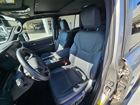Used 2025 Lexus GX 550 AWD/4WD image 21