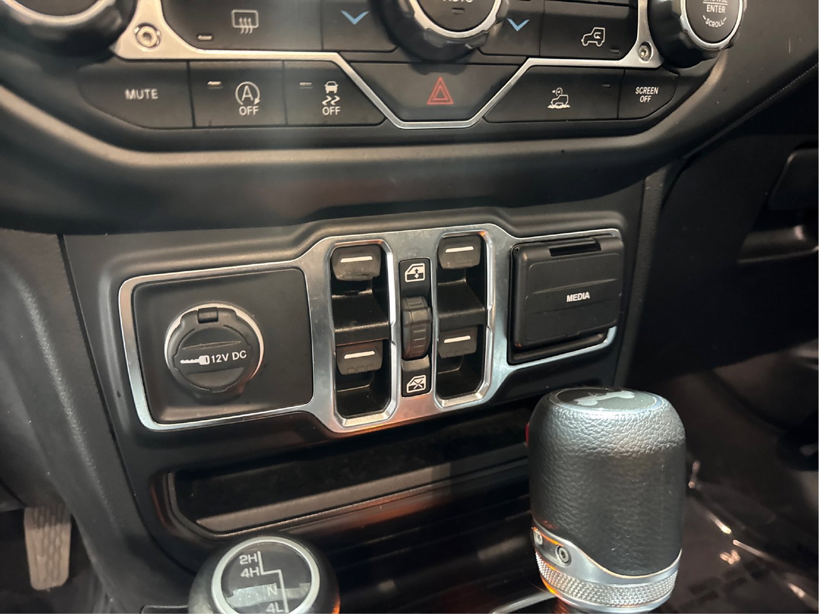 Used 2021 Jeep Wrangler Unlimited Sport AWD/4WD image 29
