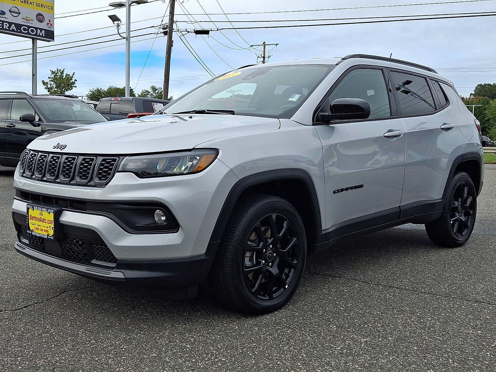 Certified 2025 Jeep Compass Latitude w/ Convenience Group AWD/4WD image 3