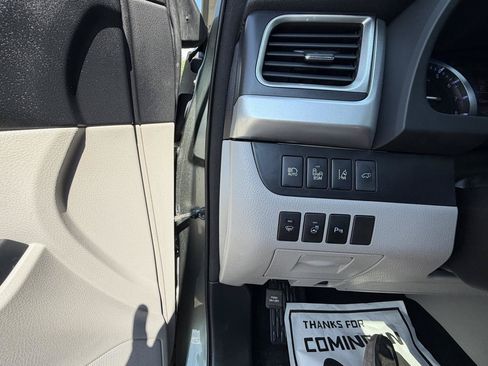 Used 2014 Toyota Highlander Limited Platinum AWD/4WD image 21