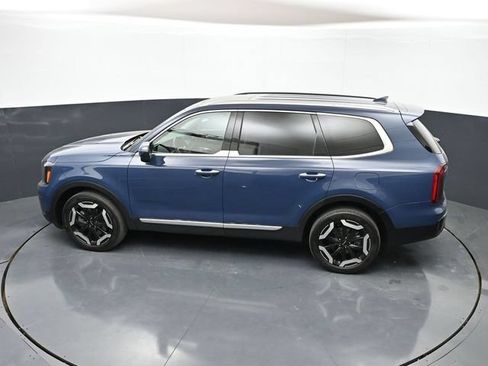 Used 2025 Kia Telluride S FWD image 42