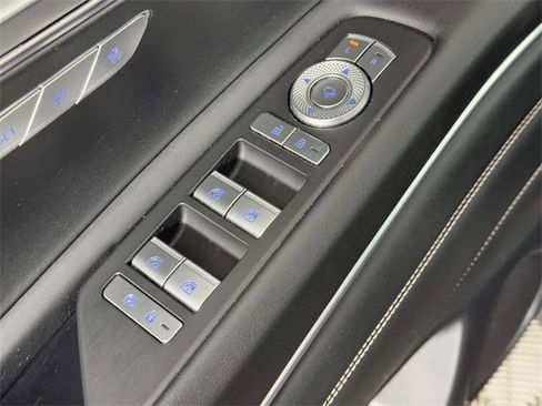 Used 2023 Genesis GV80 2.5T image 18