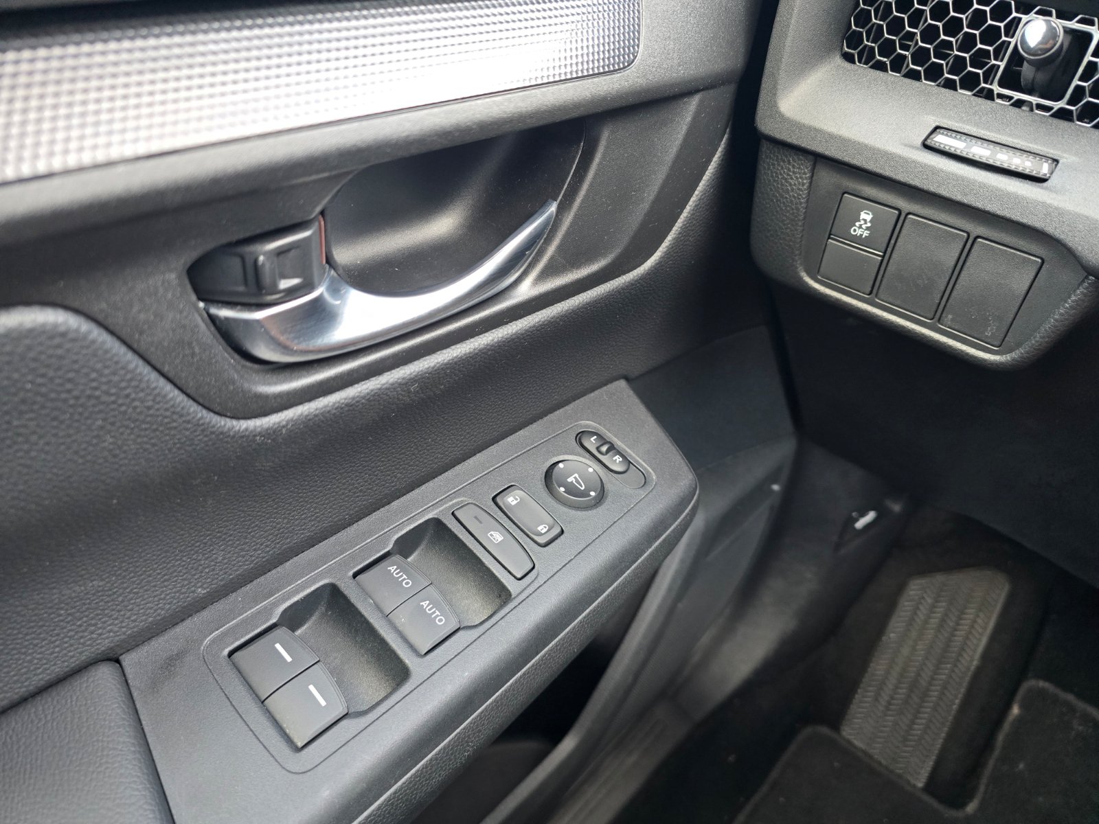 Used 2025 Honda CR-V Sport image 22