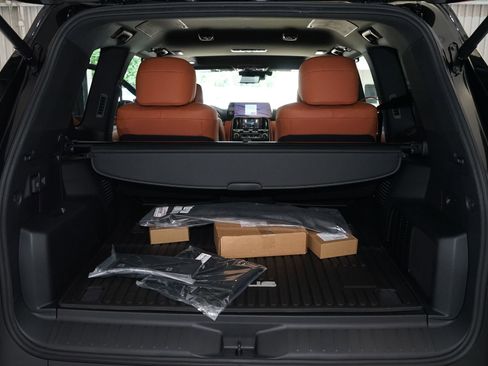 Used 2026 Lexus LX 700h Ultra Luxury w/ Accessory Package (Z1) AWD/4WD image 31