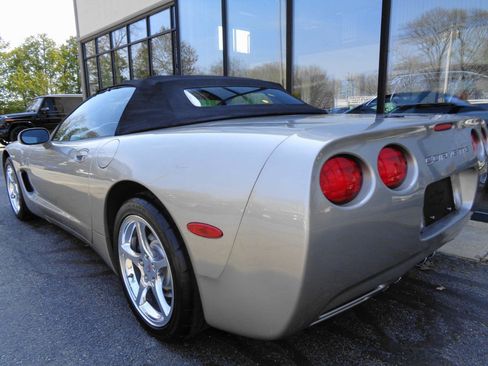 Used 2002 Chevrolet Corvette Convertible w/ Preferred Equipment Group2 image 12
