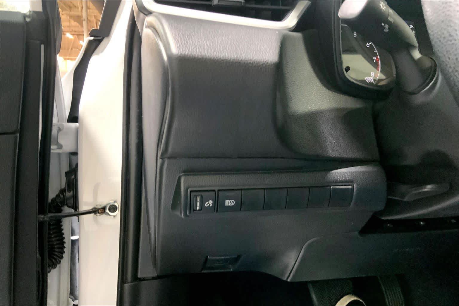 Used 2024 Toyota Corolla LE FWD image 35