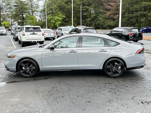 Used 2025 Honda Accord Sport image 7