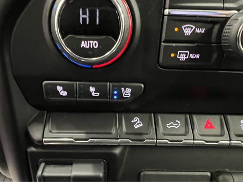 Used 2021 Chevrolet Silverado 2500 LTZ w/ LTZ Convenience Package image 4