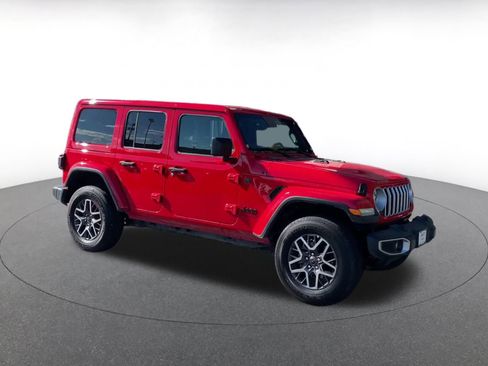 Used 2025 Jeep Wrangler Sahara image 2
