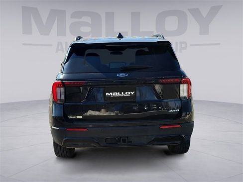 Used 2025 Ford Explorer ST-Line image 4