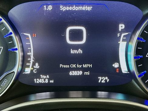 Used 2023 Chrysler Pacifica Touring-L FWD image 15