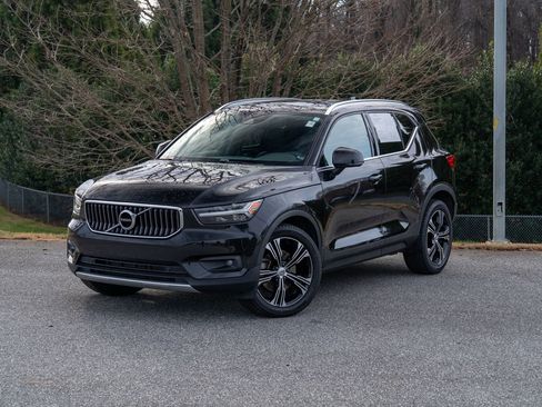 Used 2020 Volvo XC40 T5 Inscription image 1