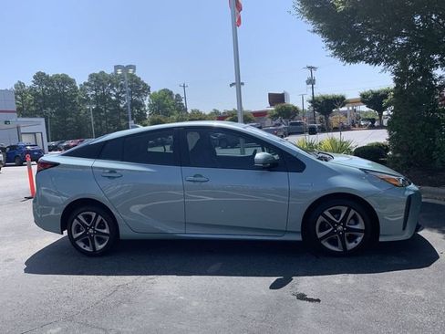 Used 2019 Toyota Prius XLE FWD image 9