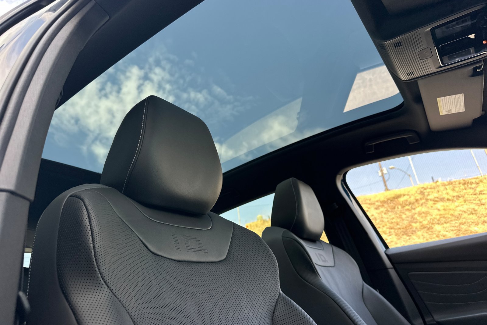 New 2026 Volkswagen ID.4 Pro S Plus AWD/4WD image 15