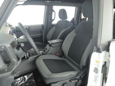 Certified 2022 Ford Bronco image 10