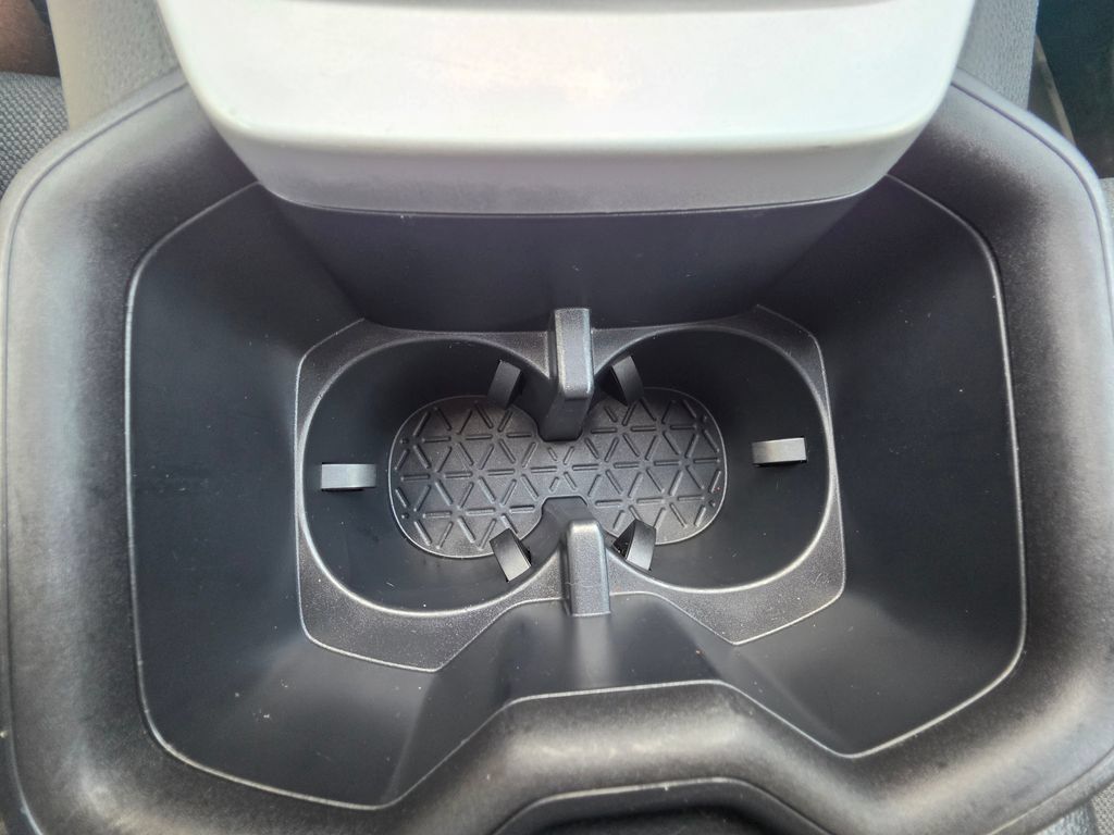 Used 2023 Toyota RAV4 XLE FWD image 22