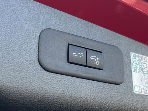 New 2025 Toyota Crown Signia image 21