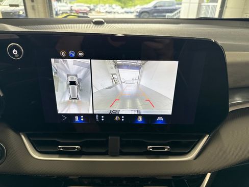 Used 2025 Chevrolet Equinox LT w/ Convenience Package II FWD image 26