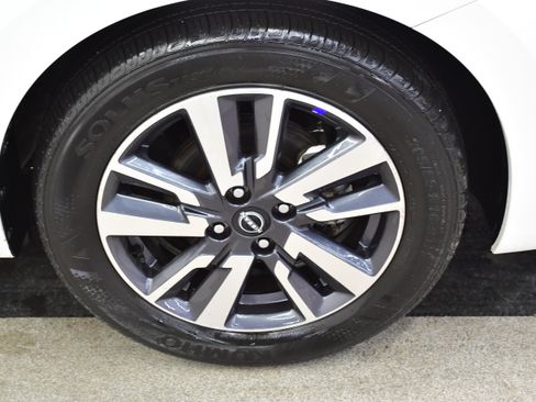 Used 2025 Nissan Versa SV FWD image 37