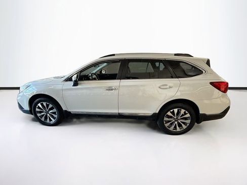 Used 2018 Subaru Outback 2.5i Touring image 9