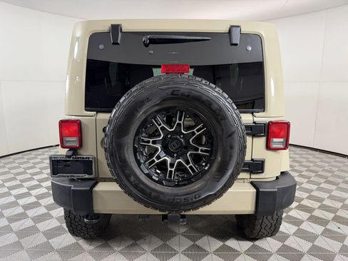 Used 2017 Jeep Wrangler Unlimited Sahara w/ Connectivity Group AWD/4WD image 10