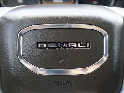 Used 2021 GMC Yukon Denali w/ Denali Ultimate Package AWD/4WD image 15