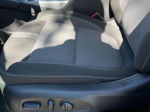 Used 2025 Chevrolet Blazer LT image 22