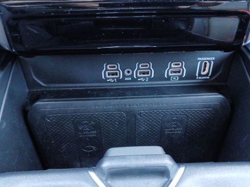 Certified 2025 RAM 1500 Laramie w/ Night Edition image 44