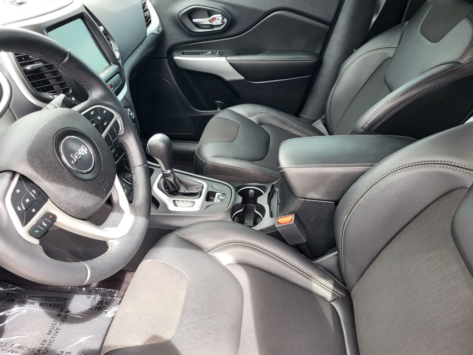 Used 2018 Jeep Cherokee Latitude Plus FWD image 27