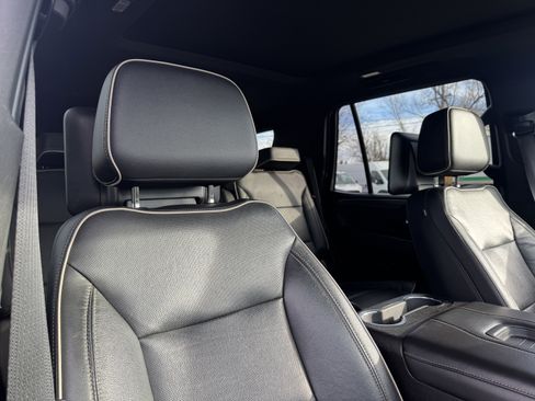 Used 2021 GMC Yukon SLT w/ SLT Luxury Plus Package image 21