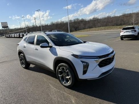 New 2026 Chevrolet Trax LT w/ Driver Confidence Package image 7