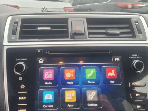 Used 2018 Subaru Outback 2.5i Limited image 23