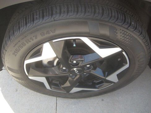Used 2025 Kia Seltos S FWD image 10