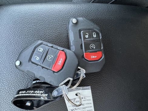 Used 2024 Jeep Wrangler Unlimited Sport AWD/4WD image 20