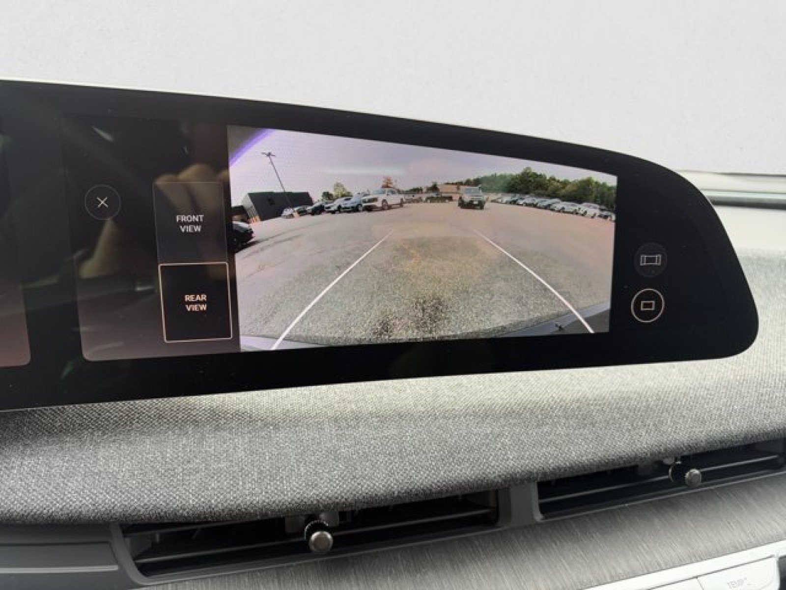 Used 2025 Lucid Air Pure RWD image 17
