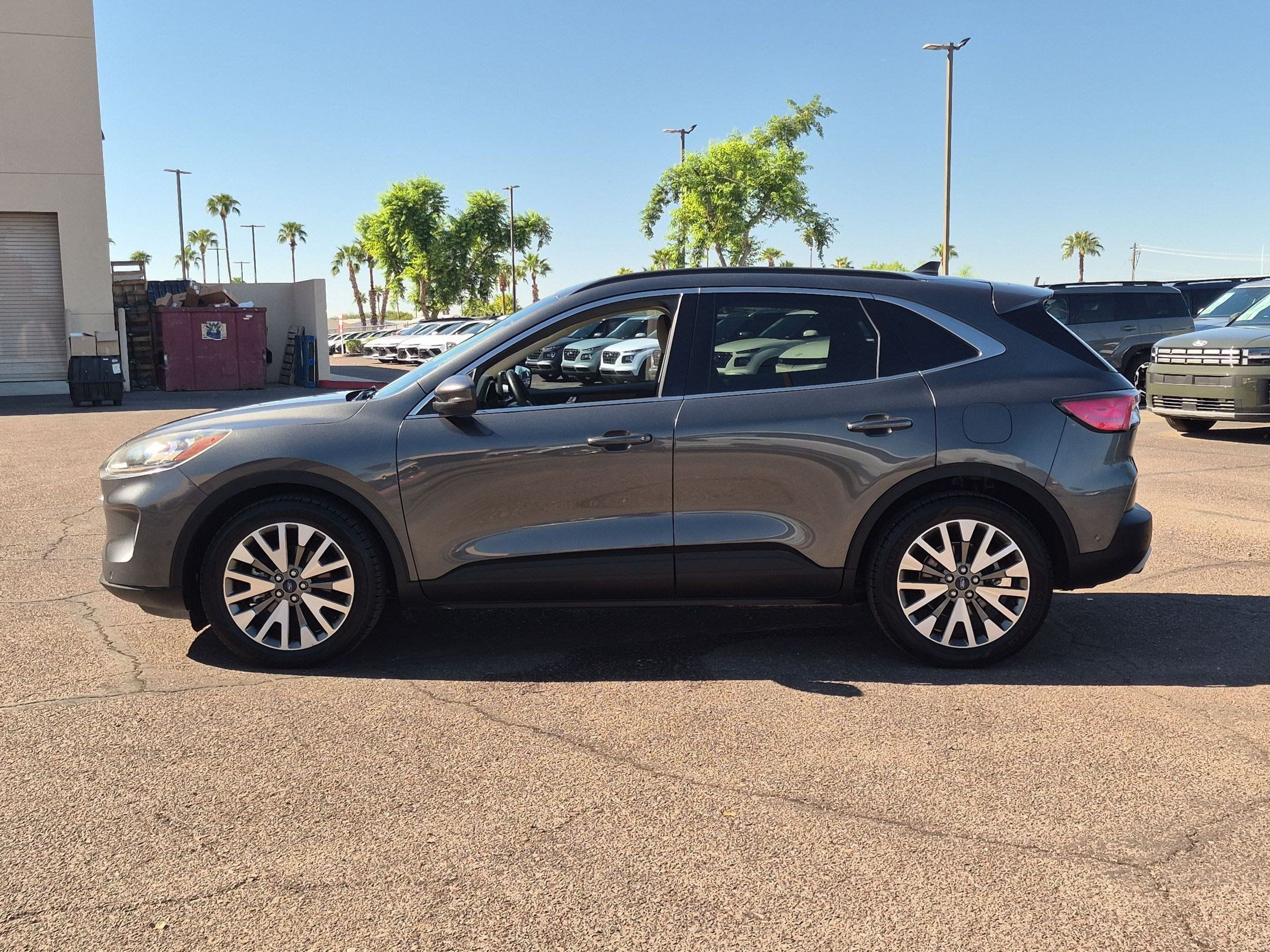 Used 2020 Ford Escape Titanium FWD image 9