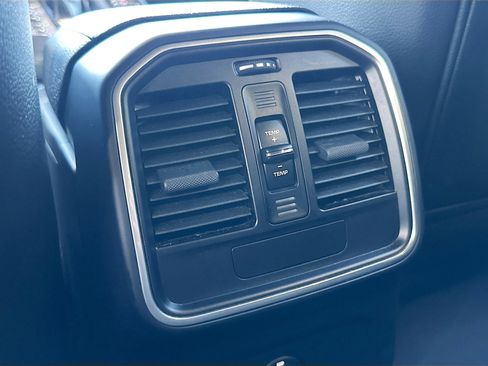 Used 2021 Porsche Macan S image 26