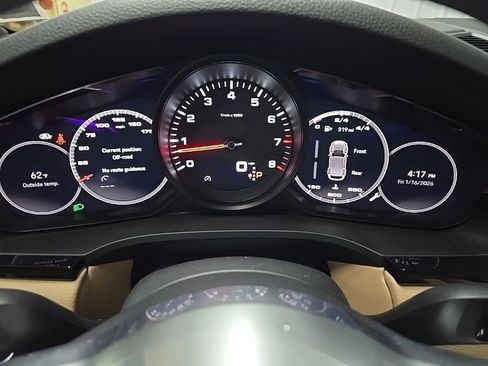 Used 2022 Porsche Cayenne image 22